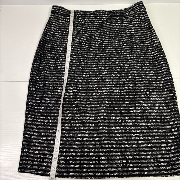 Banana Republic Black & White Pencil Skirt with Lace Overlay Size 8 KK0701 - Picture 4 of 8
